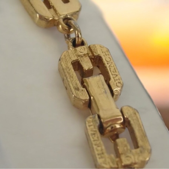 GIVENCHY Signature G Long Necklace 🔥😍❤️ - Picture 5 of 6